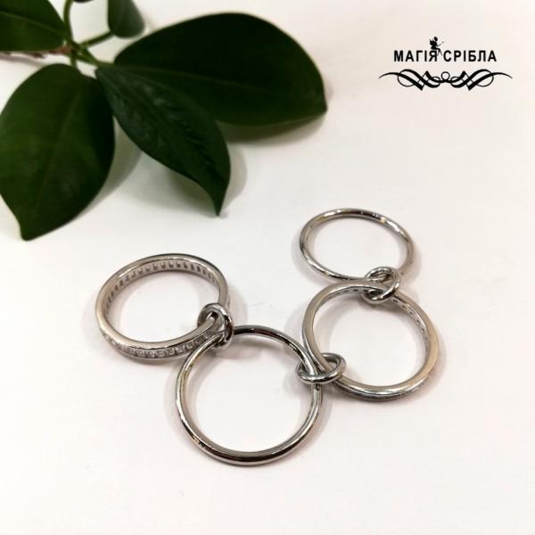 Срібний перстень покритий родієм з куб цирконієм